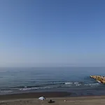 Fantastic - Beachfront *
