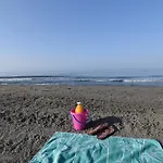 Fantastic - Beachfront 아파트