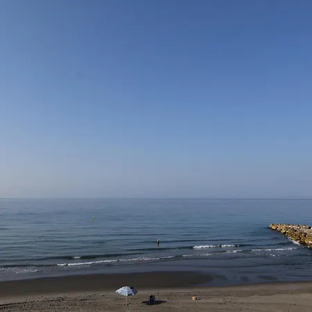 Fantastic - Beachfront *